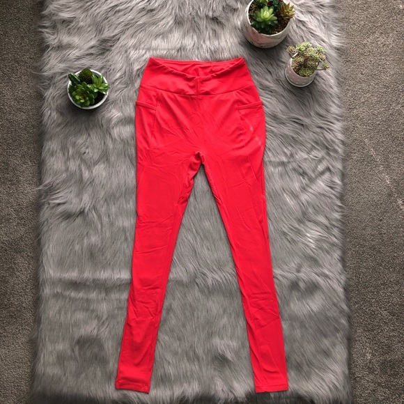 Gymshark Leggings ALL ITEMS WILL BE GONE BEFORE HOLIDAY AND NEGOTIABLE/BUY NOW! - Picture 2 of 4